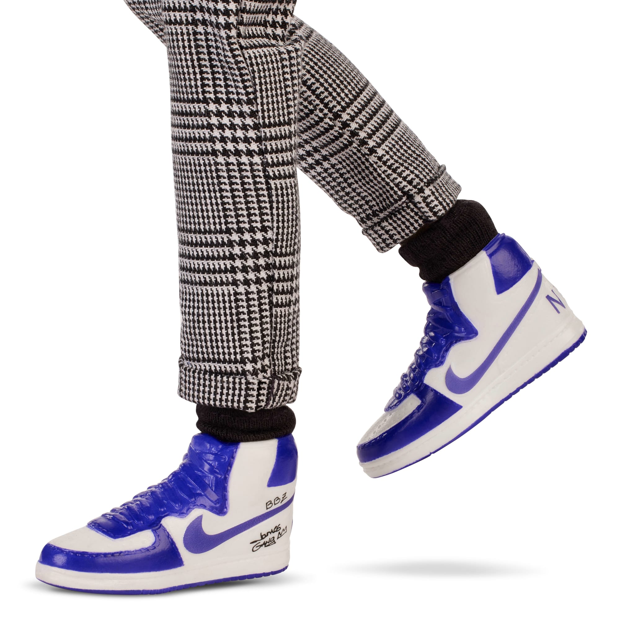 Συλλεκτική Κούκλα Barbie Signature Lebron James Kenbassadors Με Tζάκετ & Αξεσουάρ