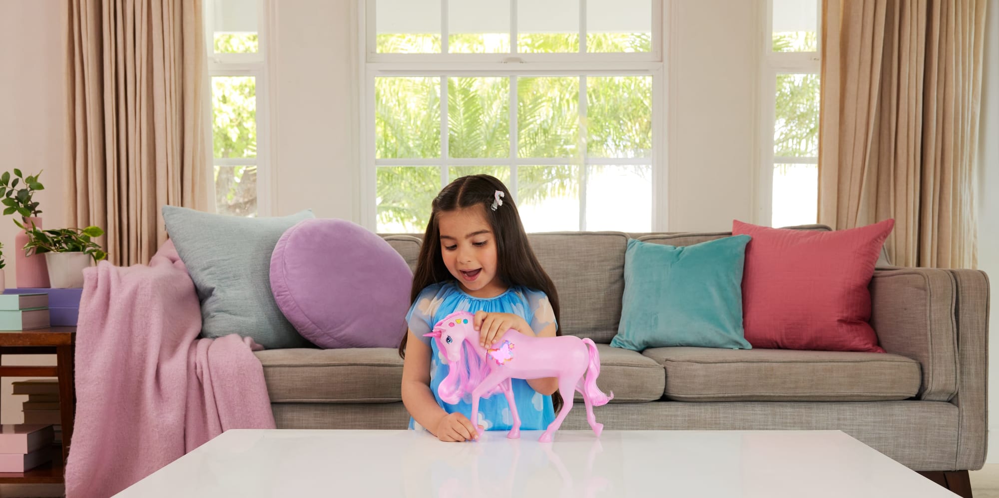 20 Interaktif Işık, Ses Ve Müzik Kombinasyonu Bulunan Barbie Işıltılı Tek Boynuzlu At Oyuncağı