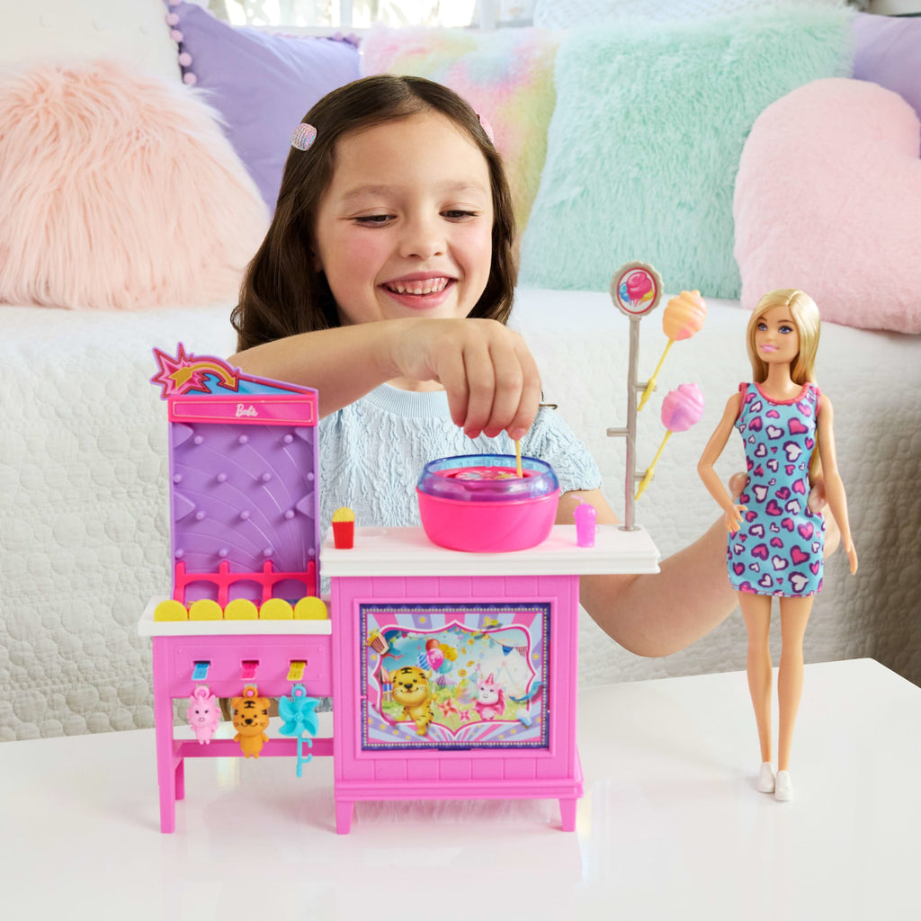 Conjunto De Juego De “Barbie Mysteries: Beach Detectives” Con Muñeca Barbie Malibu Y Puesto De Juegos Con Máquina De Algodón De Azúcar Y Accesorios