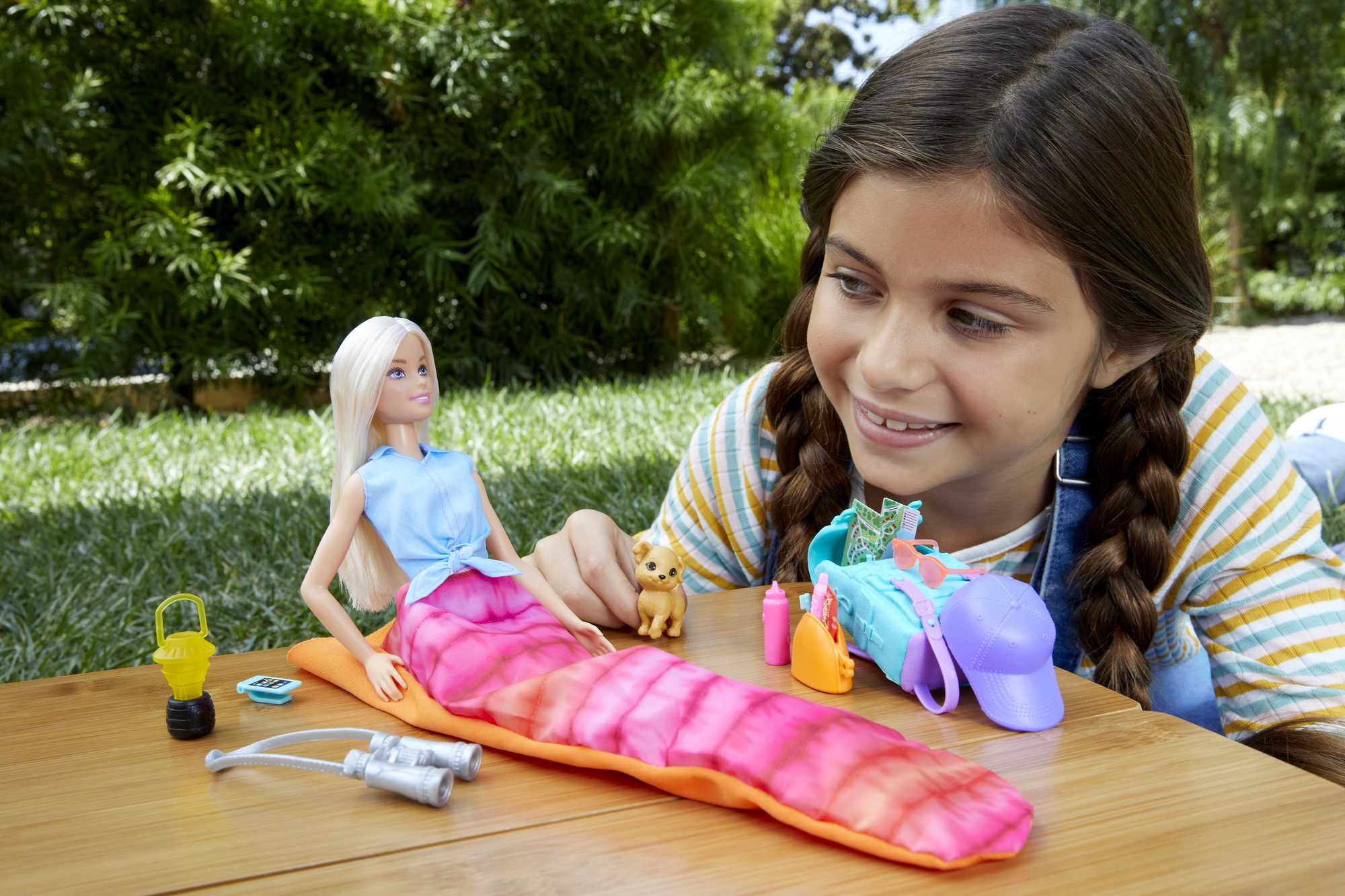 Barbie "It Takes Two Camping" Set Inkl. Malibu Puppe, Hund & Zubehör