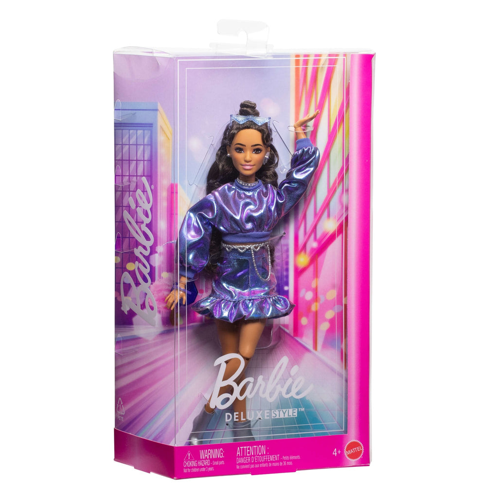 Κούκλα Barbie Deluxe Style #7 Με Μεταλλικό Μπλε Μπλουζάκι Και Φούστα Με Αξεσουάρ, Σκούρα Καστανά Μαλλιά