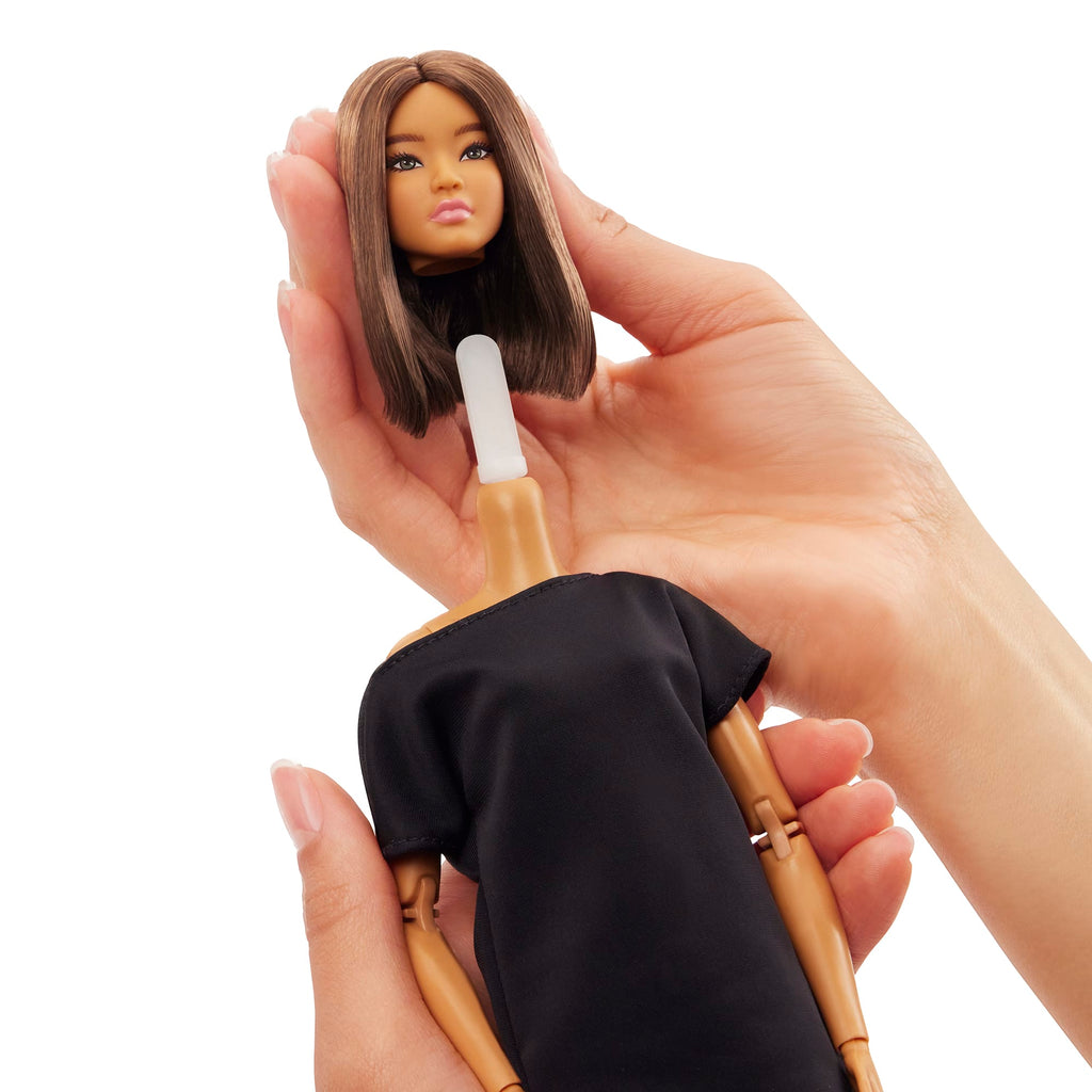 Barbie Basics Koleksiyona Uygun Bebek, Siyah Elbisesi Ve Sivri Burunlu Botlarıyla Kahverengi Saçlı Model 01