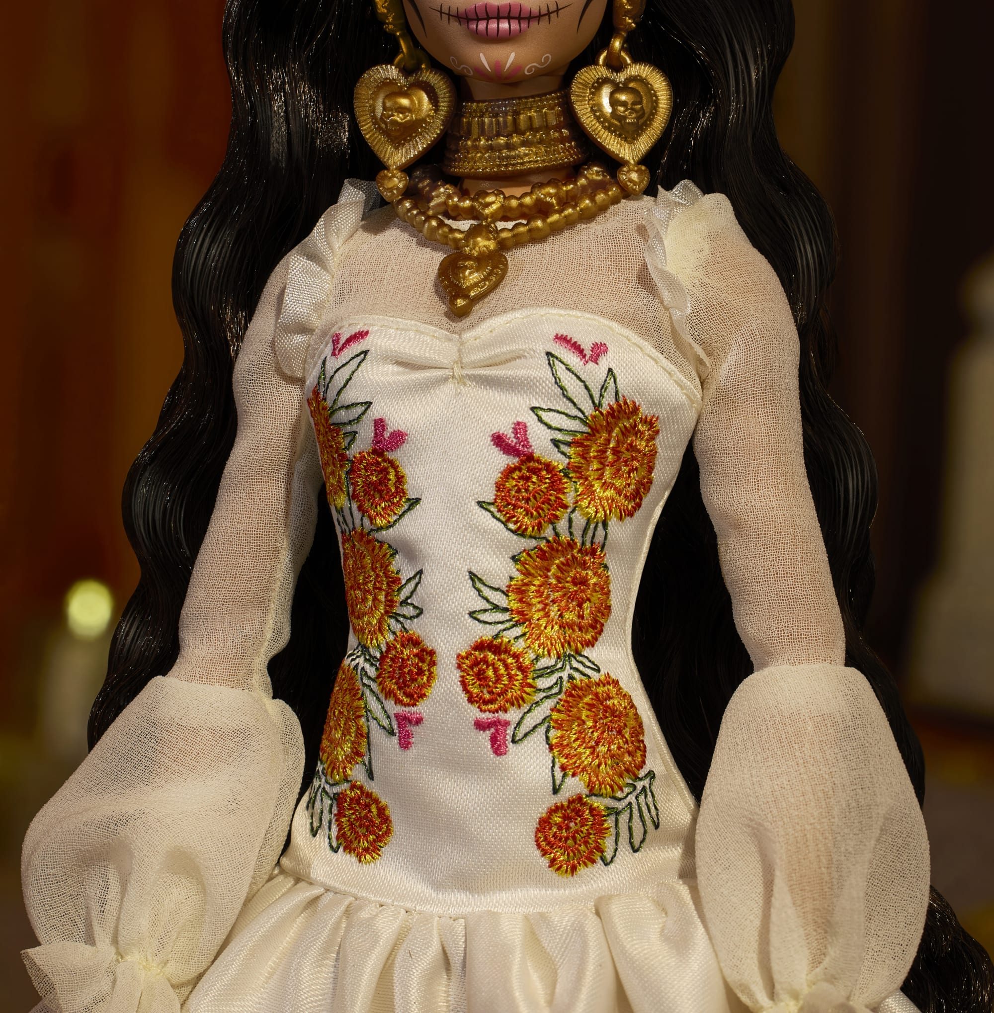 Barbie Signature Dia de Muertos 2025 Lalka kolekcjonerska w kremowej zdobnej sukni Zabawka 6+