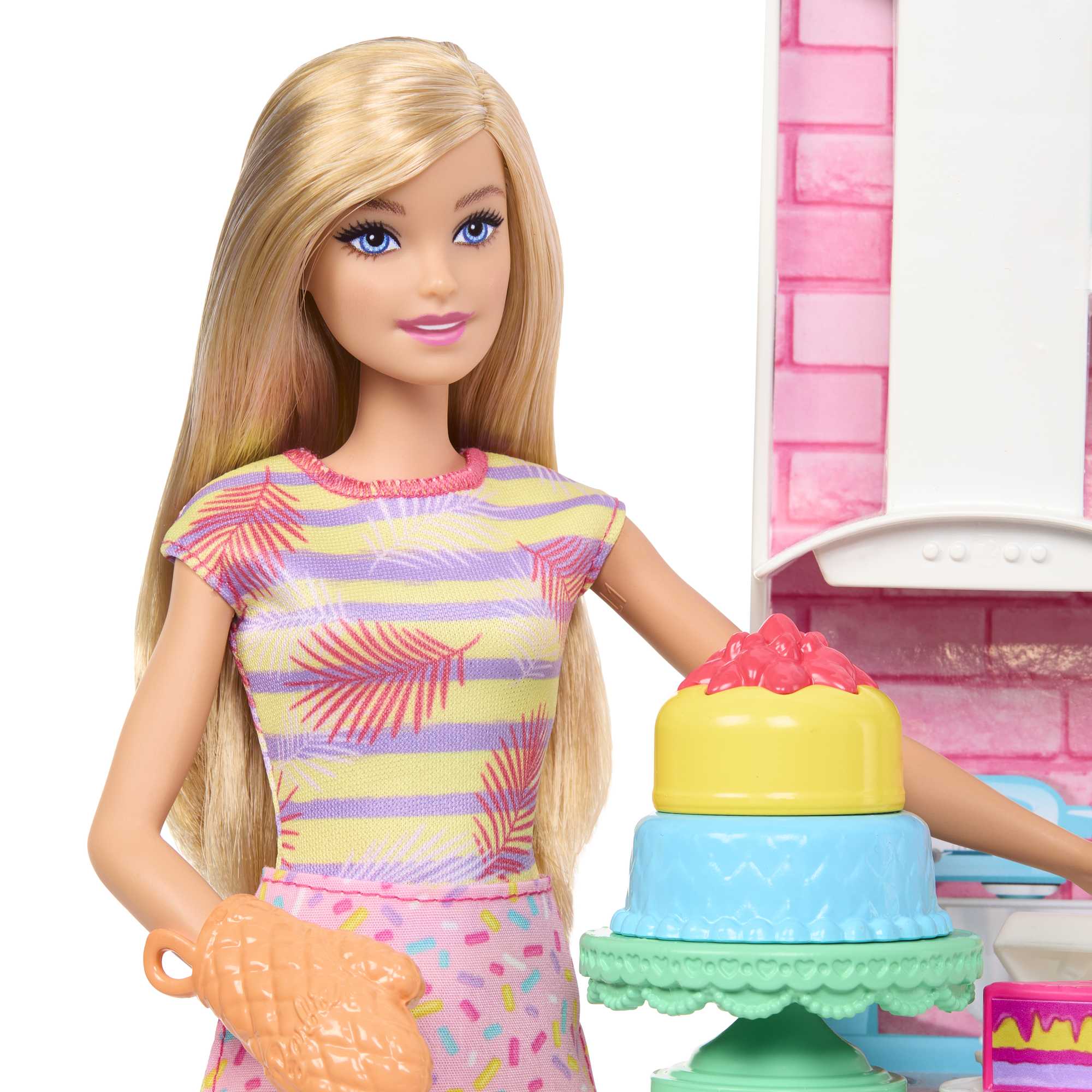 2 Bebek, Fırın Ve 15'Ten Fazla Aksesuarıyla Barbie Brooklyn Ve Malibu Pasta Yapıyor Oyun Seti