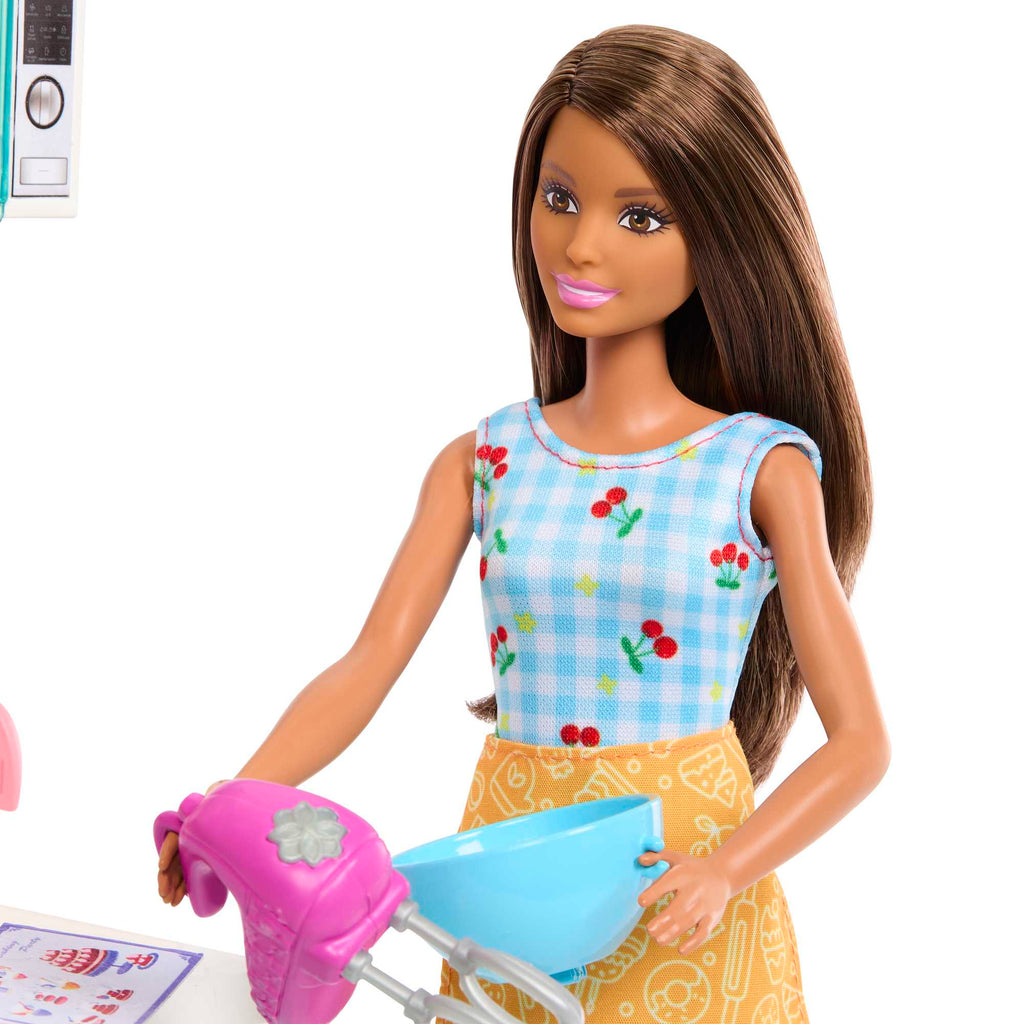 2 Bebek, Fırın Ve 15'Ten Fazla Aksesuarıyla Barbie Brooklyn Ve Malibu Pasta Yapıyor Oyun Seti