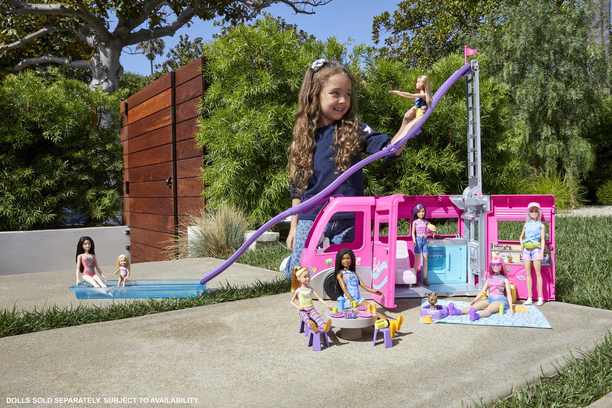 Barbie'nin YENİ Rüya Karavanı