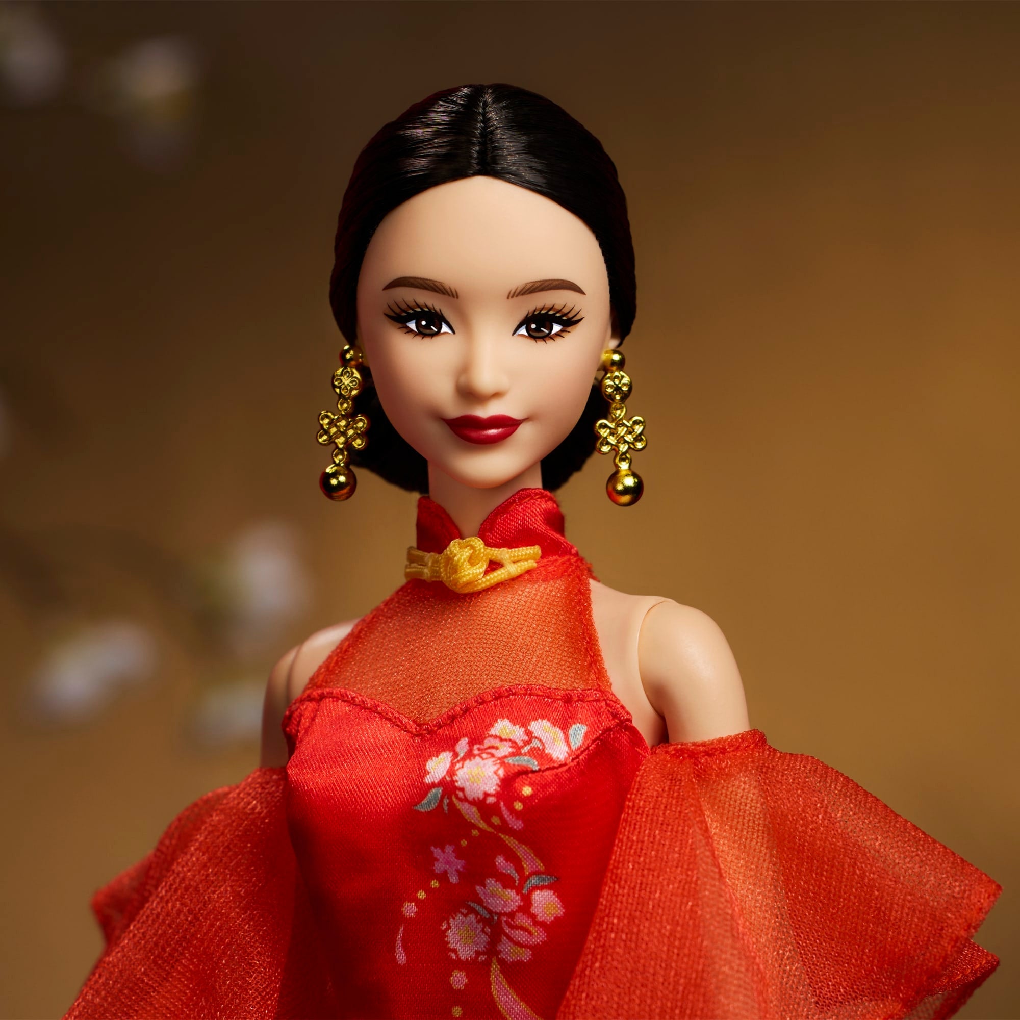 Barbie Signature Capodanno Lunare Cinese, Bambola Barbie Da Collezione Con Abito Qipao E Accessori Dorati