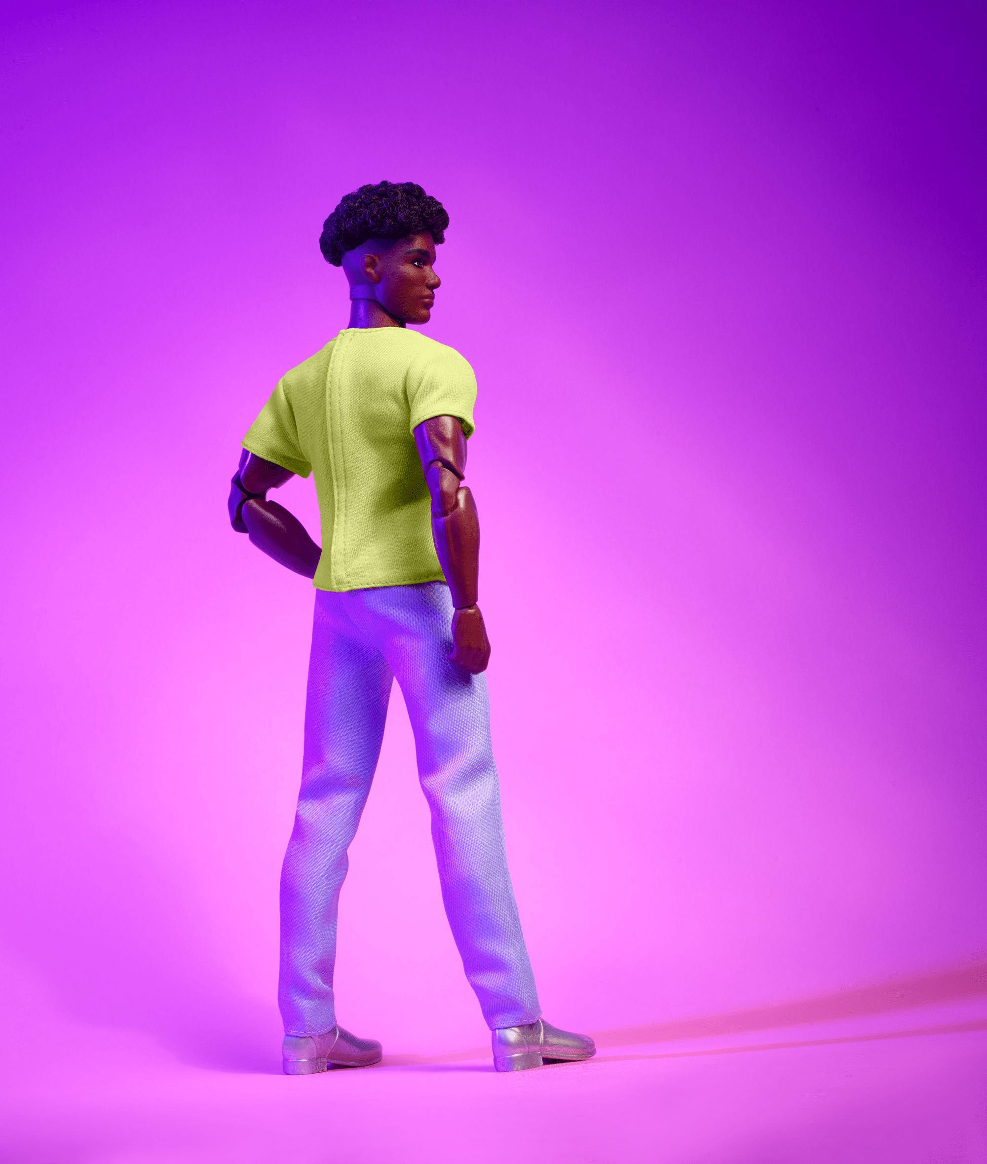 Barbie-Looks-Poupée Ken De Collection N° 25 Avec Cheveux Noirs Bouclés