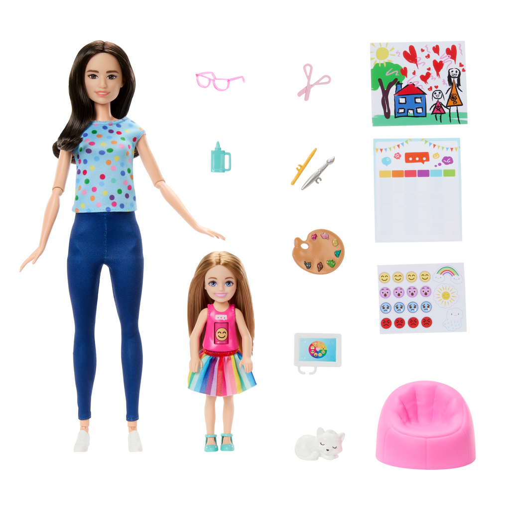 Barbie & Chelsea Δασκάλα Καλλιτεχνικών Με 2 Κούκλες, Κατοικίδιο & Αξεσουάρ, Μπλουζάκι Με Περιστρεφόμενη Φατσούλα