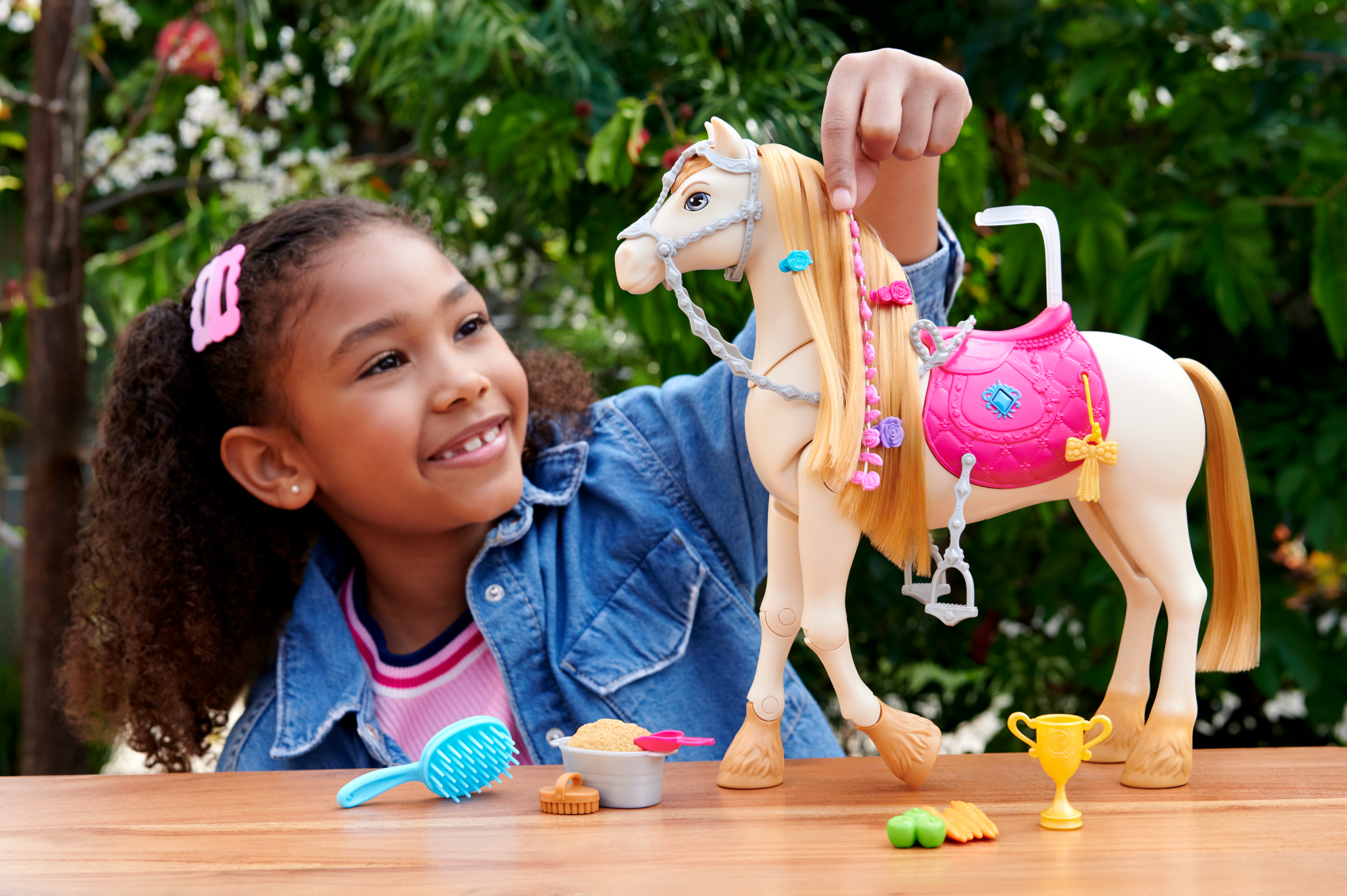 Barbie Tańczący koń Interaktywna zabawka konik z dźwiękami i ruchem + akcesoria