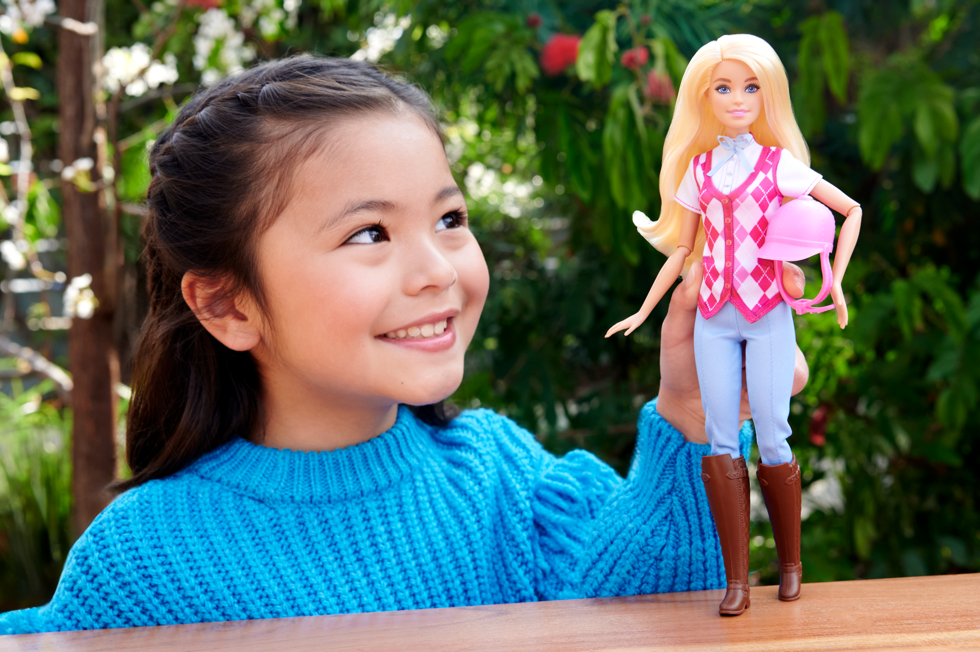 Barbie Mysteries: The Great Horse Chase, Bambola Barbie 'Malibu' Con Abiti E Accessori Da Equitazione