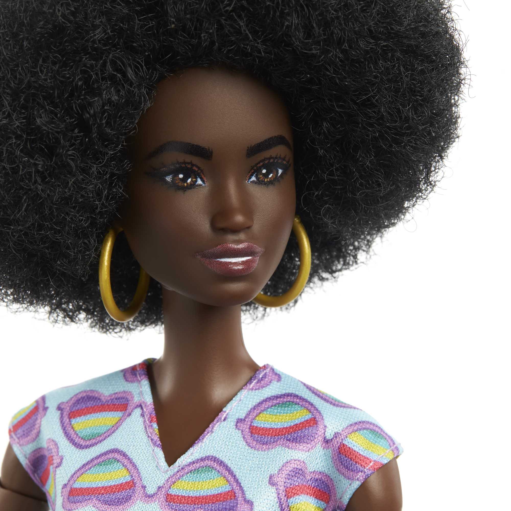 Barbie Fashionistas Lalka z wózkiem inwalidzkim i rampą