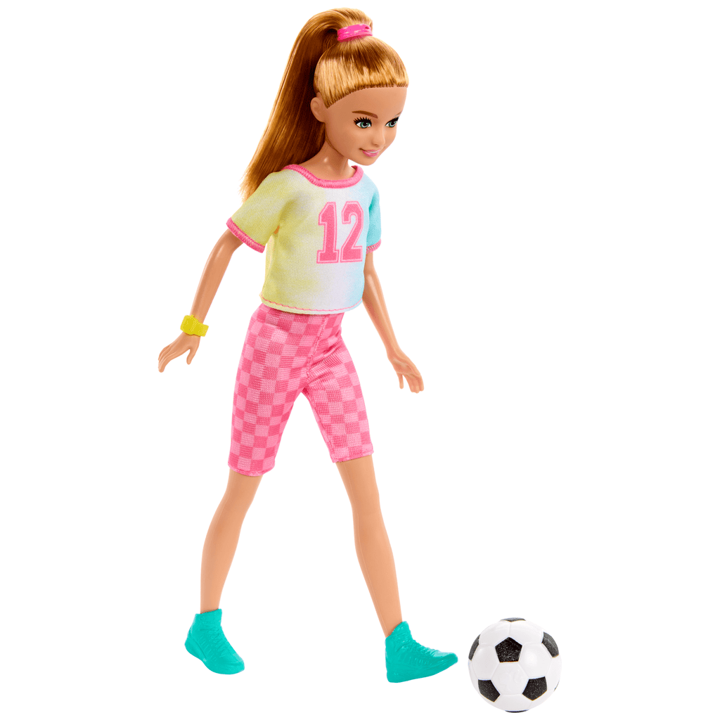Kıyafetleri Ve Aksesuarlarıyla Barbie, Skipper, Stacie Ve Chelsea'nin Yer Aldığı Barbie Ve Kız Kardeşleri Bebek Seti
