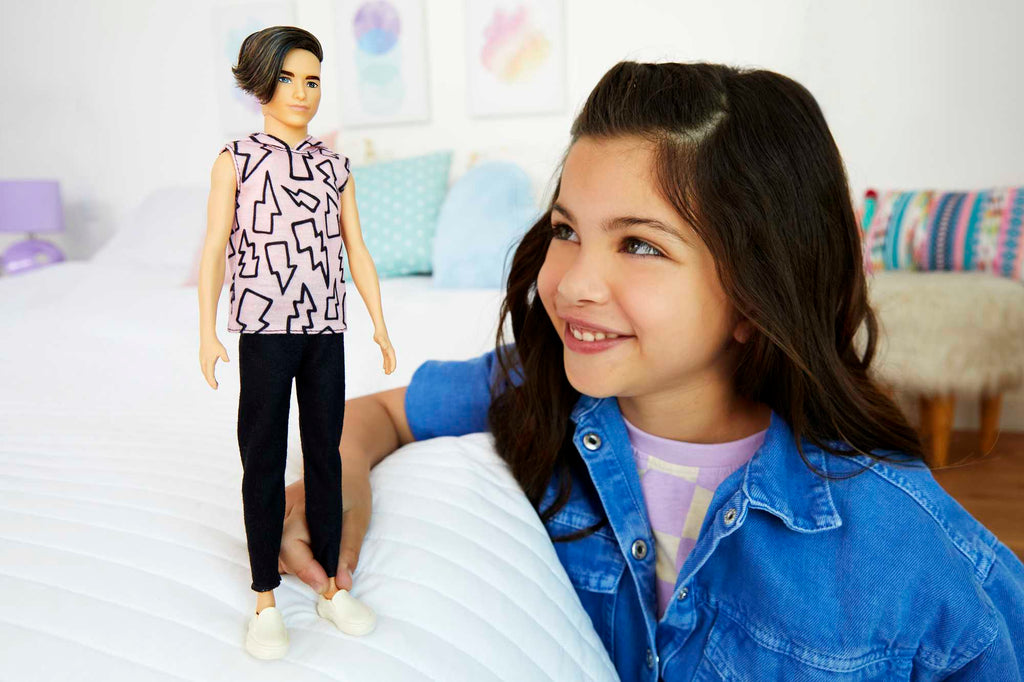 Barbie Ken Fashionistas Puppe Im Hoodie Mit Blitzen, Braune Haare, Hose, Für Kinder Von 3 Bis 8 Jahren