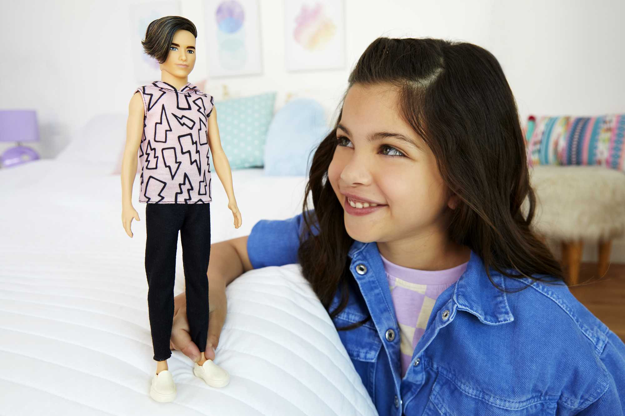 Barbie Ken Fashionistas Puppe Im Hoodie Mit Blitzen, Braune Haare, Hose, Für Kinder Von 3 Bis 8 Jahren