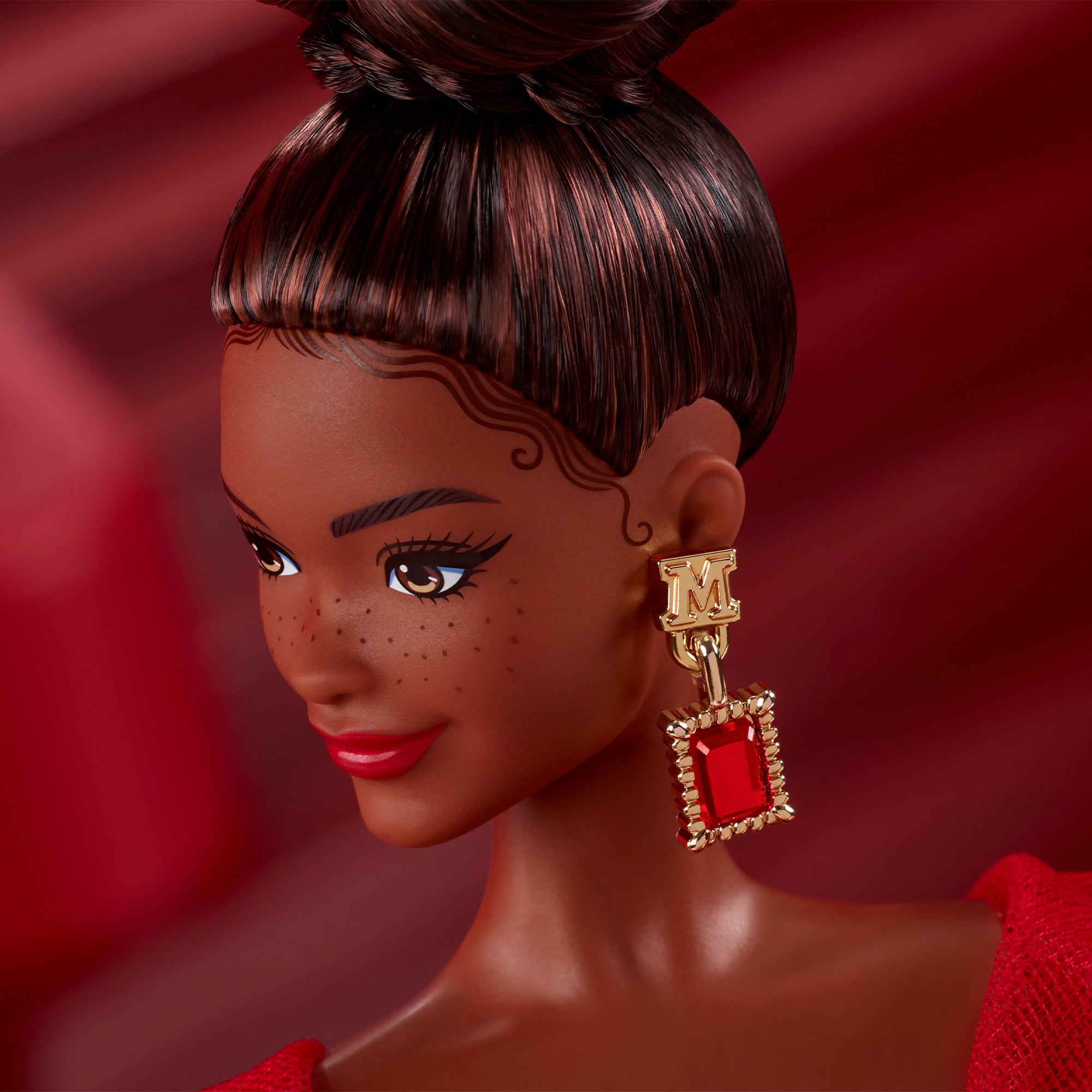 Barbie Signature, Bambola Da Collezione, 80 Anniversario Mattel, Abito in Tulle Rosso Scintillante, Castana