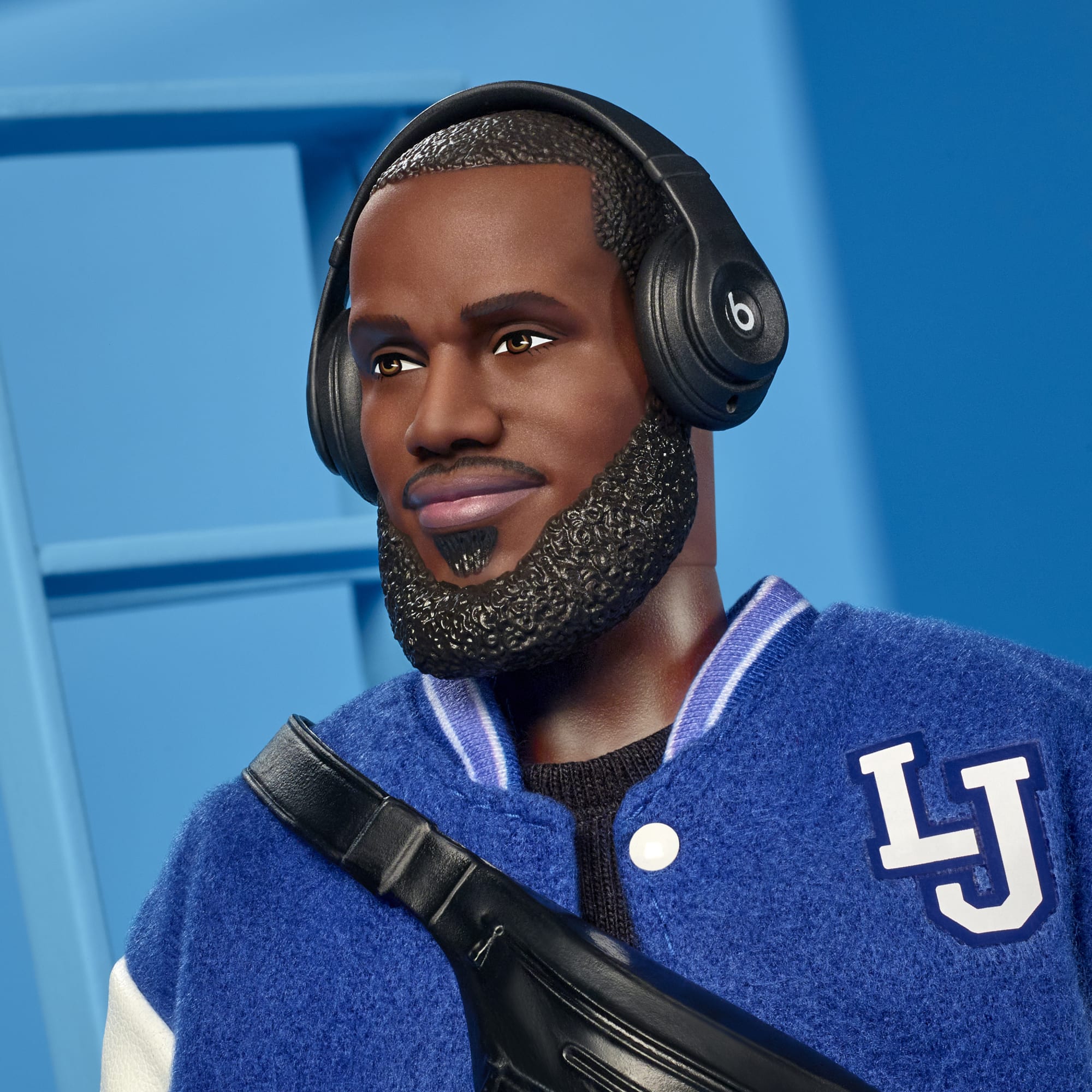 Barbie Signature Lebron James Kenbassadors, Bambola Da Collezione Con Giacca in Stile College E Accessori