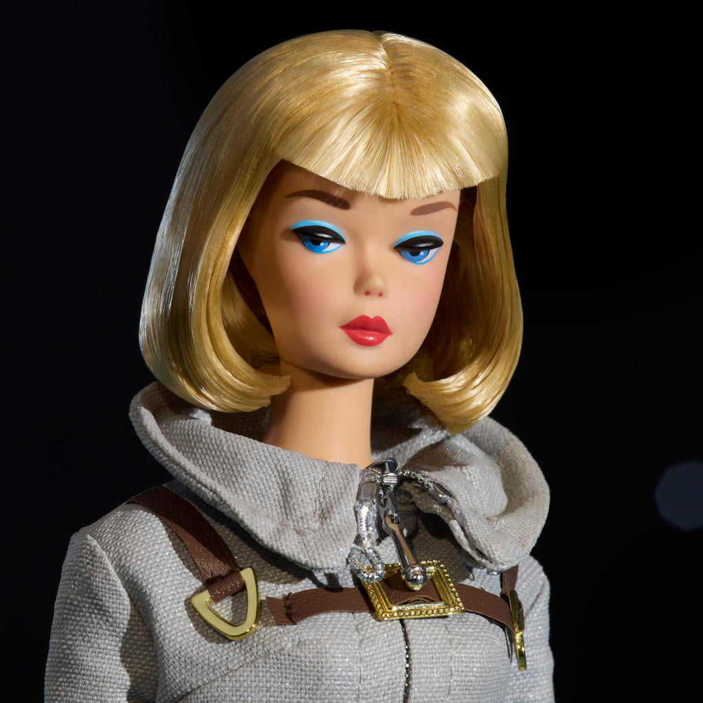 Barbie Signature Astronauta, Bambola Da Collezione Con Tuta Argentata, Stivali Spaziali E Casco