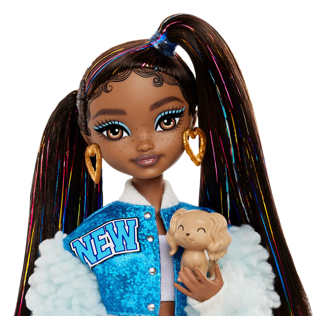 Barbie Dream Besties Brooklyn Lalka modowa z 8 akcesoriami z motywem muzyki i tworzenia filmów