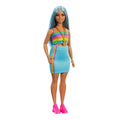 Barbie Fashionistas Puppe Nr. 218 Mit Blauen Haaren, Regenbogenoberteil Und Türkisfarbenem Rock, 65. Jubiläum