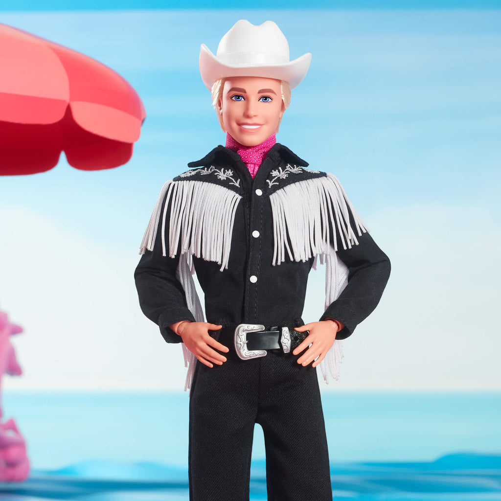 Barbie Le Film Poupée Ken À Collectionner Inspirée Du Film Barbie, Avec Tenue Noire À Franges Blanches, Chapeau Et Bottes De Cowboy De Couleur Blanche Et Bandana Rose