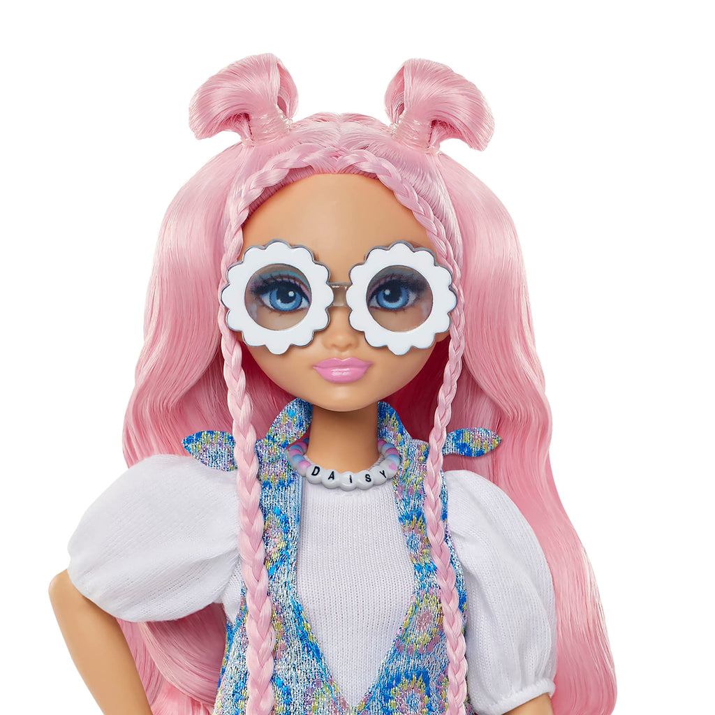 Muñeca De Moda Daisy Jean De Barbie Dream Besties Con 9 Accesorios Temáticos De Música Y DJ