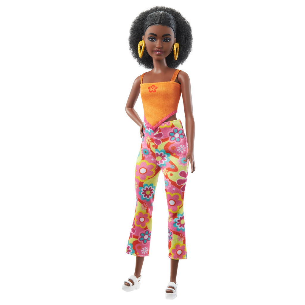 Barbie-Puppe, Lockige Schwarze Haare Und Zierlicher Körperbau, Barbie Fashionistas