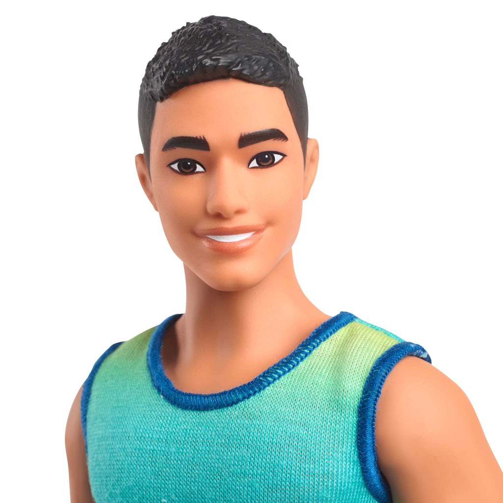 Barbie Fashionistas Ken-Puppe Nr. 236 in Ombré-Tanktop Und Jeans-Shorts, Schwarzes Haar