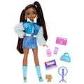 Barbie Dream Besties Barbie 'Brooklyn' Modepop Met 8 Accessoires Met Video- En Muziekthema