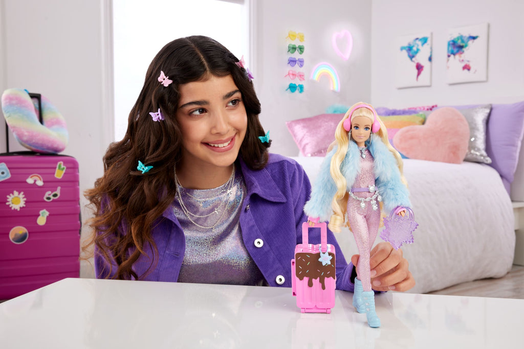 Barbie -Barbie Extra Cool-Poupée voyage en tenue d’hiver
