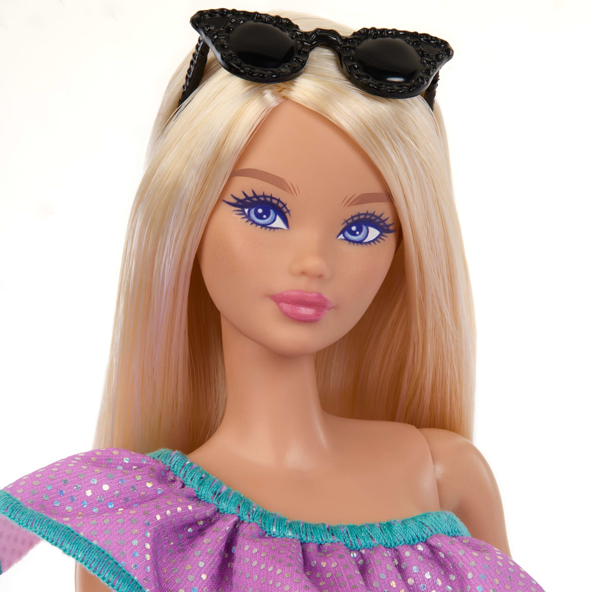 Muñeca Barbie Con Ropa Y Accesorios De Moda, Incluidos Vestidos De Fiesta Y Carteras (3 Trajes)