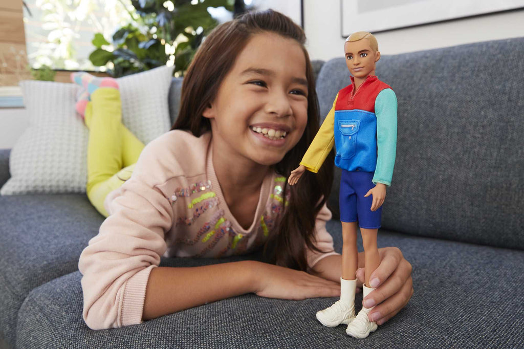 Barbie Ken Fashionistas Puppe in Blockfarben Jacke, Anziehpuppe